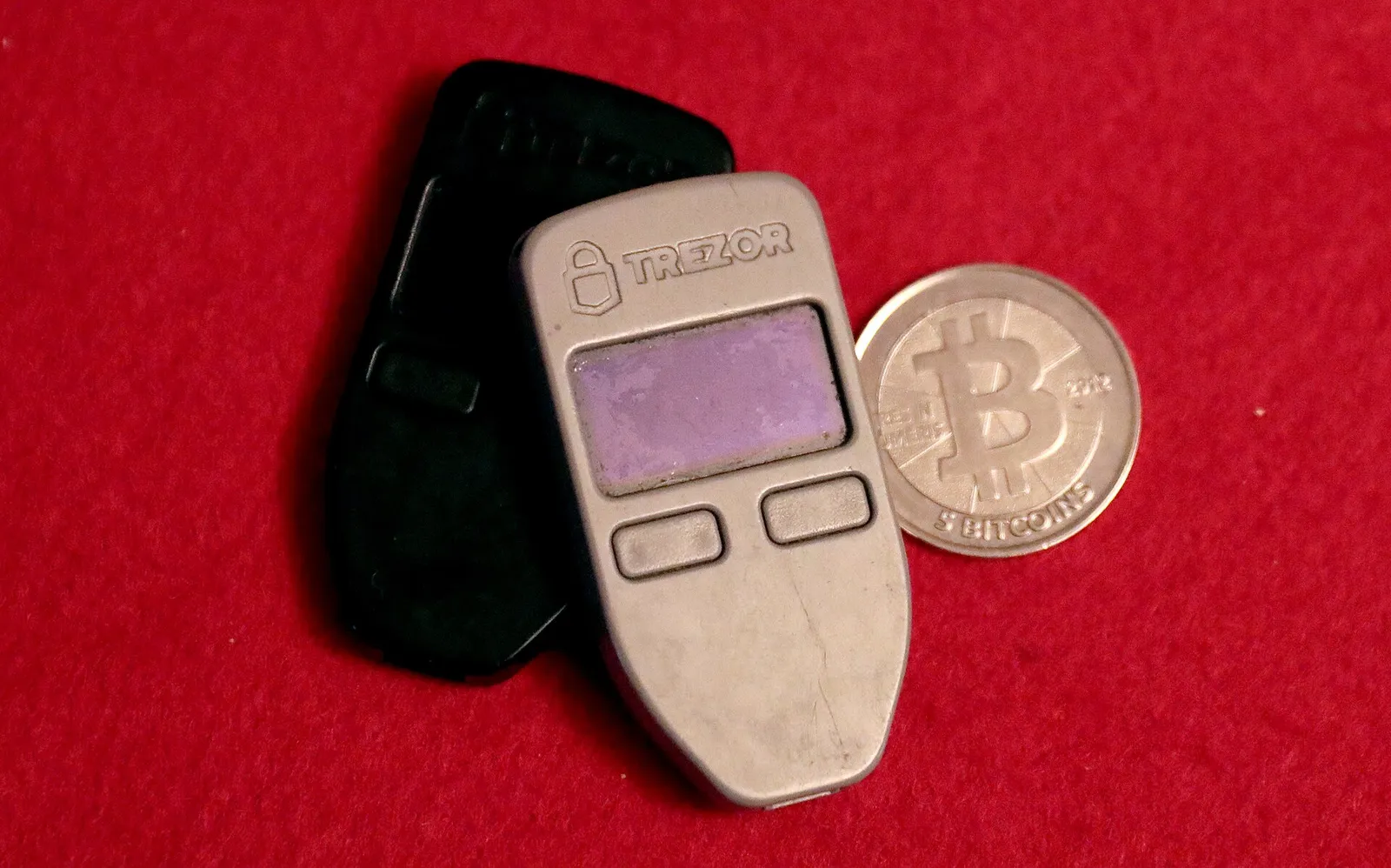 Physical crypto coins and hardware wallets
