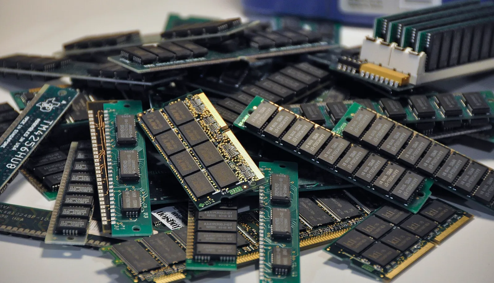 Computer memory modules
