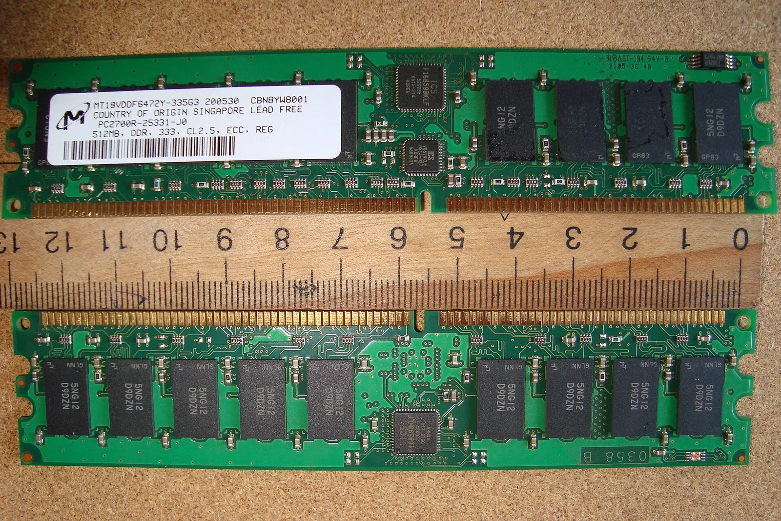 A DRAM memory module