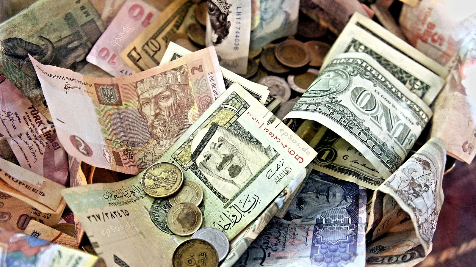 Banknotes from several countries representing currency conversion