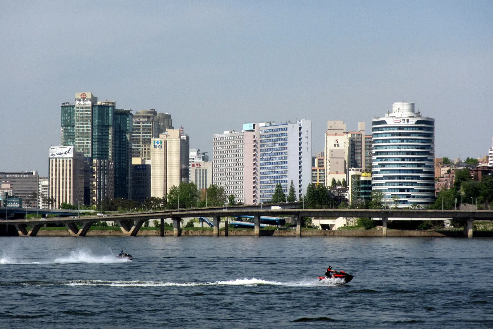 The Seoul skyline seen from Hangang Park on the Yeouido waterfront