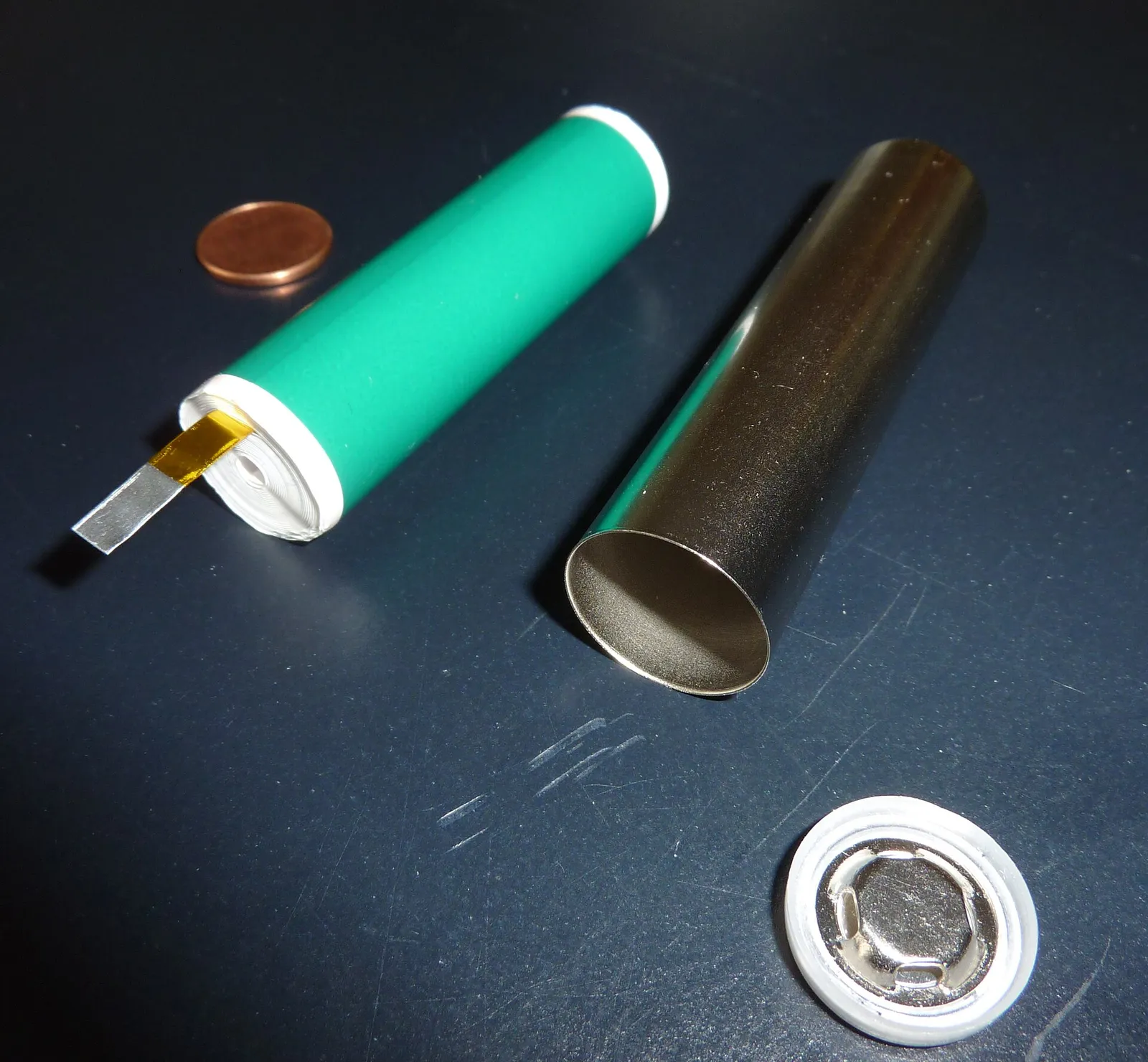 Cylindrical lithium-ion battery cells